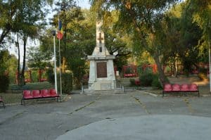 Monumentul Eroilor Parcul Central